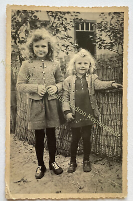#ad orig. Foto AK Mädchen Kinder um 1940 EUR 10.00