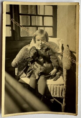 #ad orig. Foto Kind Mädchen Hund Tier um 1930 EUR 11.00